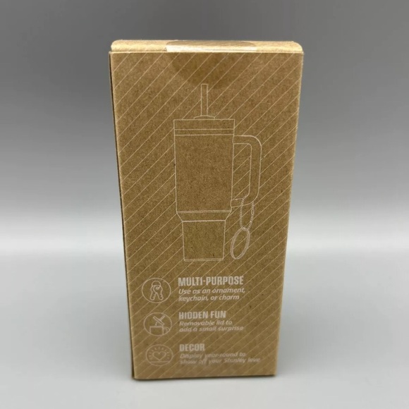 Stanley E.L.F Keychain Red Shimmer - Picture 3 of 5